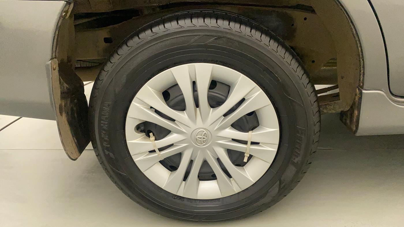 2012 Toyota Innova 2.5 GX 8 STR, Diesel, Manual, 89,683 km, Right Rear Wheel