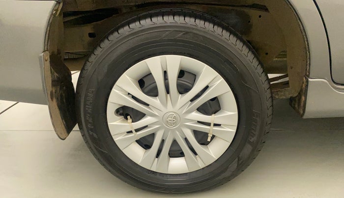 2012 Toyota Innova 2.5 GX 8 STR, Diesel, Manual, 89,683 km, Right Rear Wheel