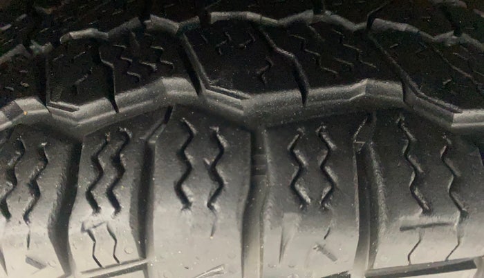 2016 Renault Duster 110 PS RXZ 4X4 MT DIESEL, Diesel, Manual, 1,32,665 km, Right Front Tyre Tread