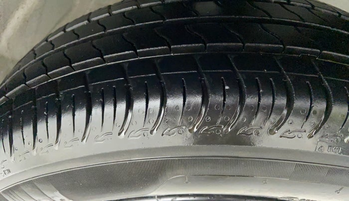 2020 Maruti S PRESSO VXI, Petrol, Manual, 6,980 km, Right Front Tyre Tread