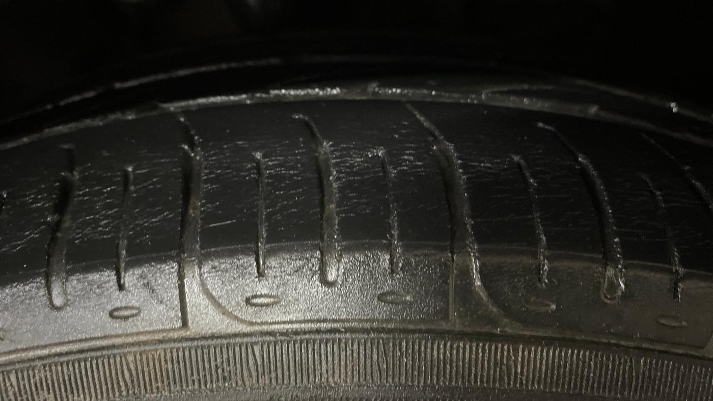 2017 Tata TIGOR XZ PETROL, Petrol, Manual, 99,921 km, Right Front Tyre Tread