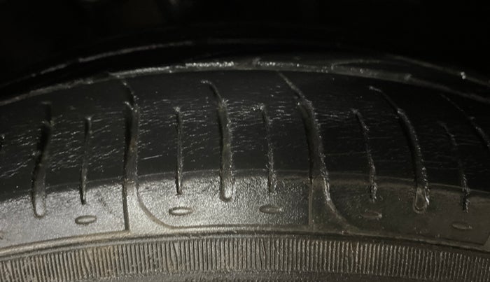 2017 Tata TIGOR XZ PETROL, Petrol, Manual, 99,921 km, Right Front Tyre Tread