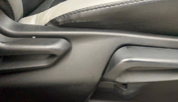 2020 Tata NEXON XZ PLUS (O) PETROL DUAL TONE, Petrol, Manual, 25,863 km, Driver Side Adjustment Panel