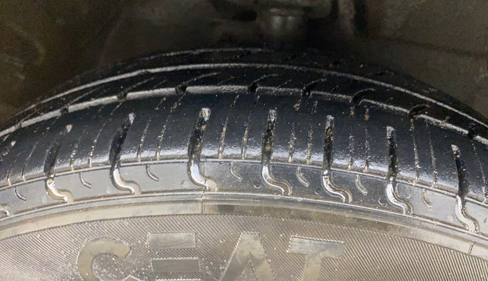 2017 Maruti Celerio ZXI, Petrol, Manual, 1,00,250 km, Right Front Tyre Tread
