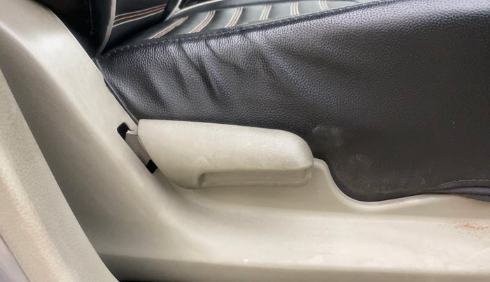 2017 Maruti Celerio ZXI, Petrol, Manual, 1,00,250 km, Driver Side Adjustment Panel