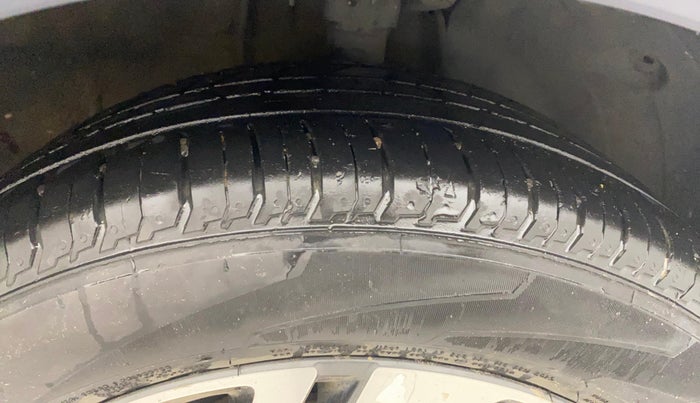 2022 Hyundai NEW I20 ASTA (O) 1.2 AT, Petrol, Automatic, 46,546 km, Right Front Tyre Tread