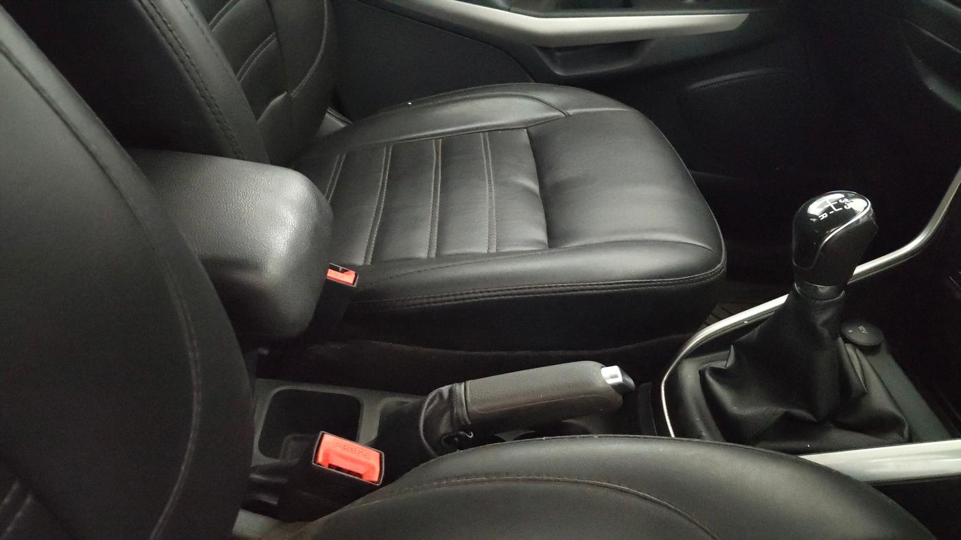 2018 Ford Ecosport TITANIUM 1.5L DIESEL, Diesel, Manual, 1,34,447 km, Gear Lever