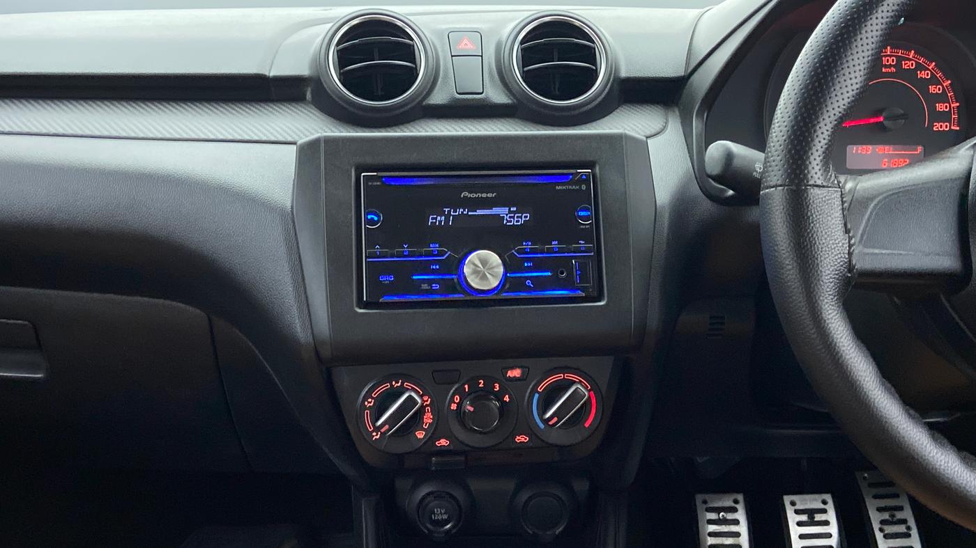 2018 Maruti Swift LXI D, Petrol, Manual, 61,909 km, Air Conditioner