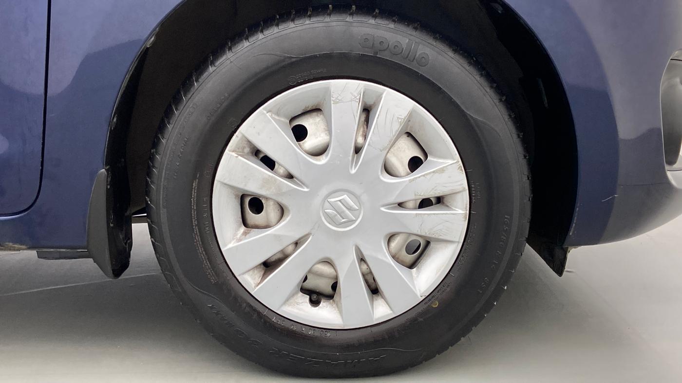 2018 Maruti Swift LXI D, Petrol, Manual, 61,909 km, Right Front Wheel