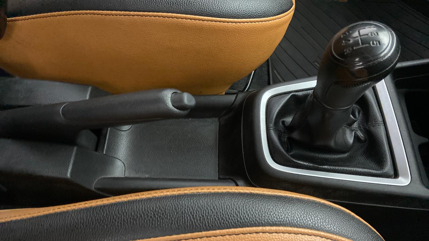 2018 Maruti Swift LXI D, Petrol, Manual, 61,909 km, Gear Lever