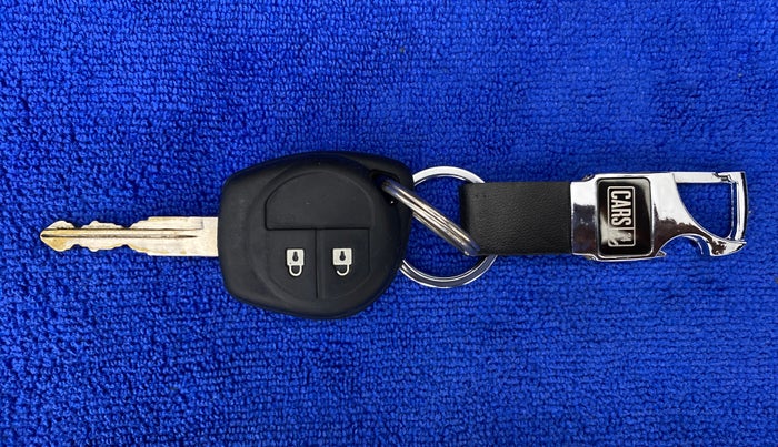 2018 Maruti Swift VXI D, Petrol, Manual, 53,020 km, Key Close Up