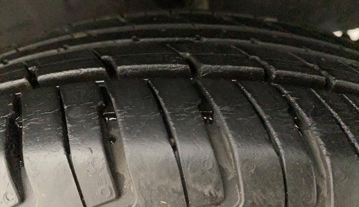 2019 Renault Kwid RXT 0.8 (O), Petrol, Manual, 13,681 km, Left Rear Tyre Tread