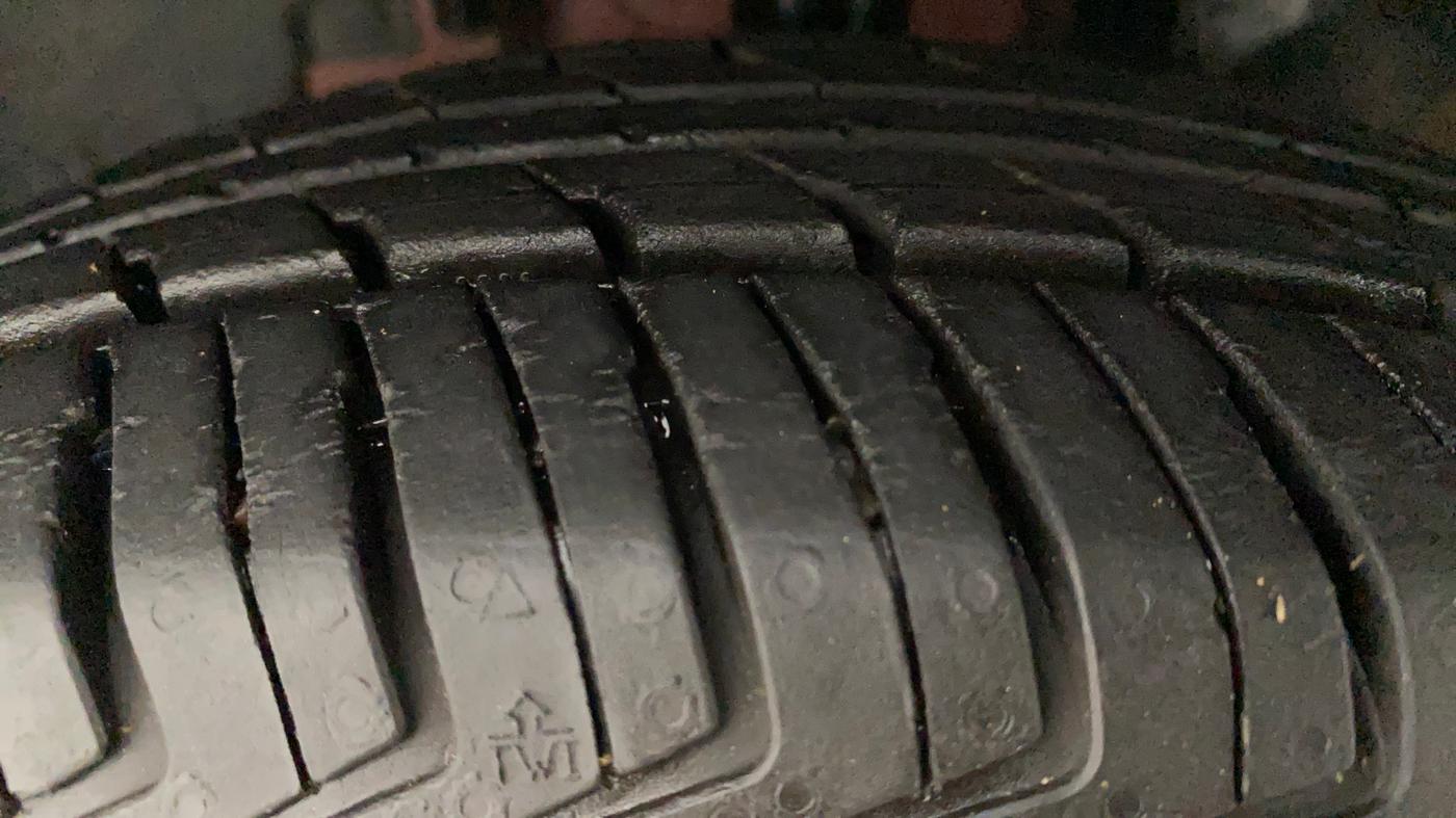 2019 Renault Kwid RXT 0.8 (O), Petrol, Manual, 13,681 km, Left Front Tyre Tread