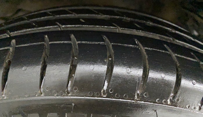 2015 Maruti Wagon R 1.0 VXI, Petrol, Manual, 45,199 km, Right Rear Tyre Tread