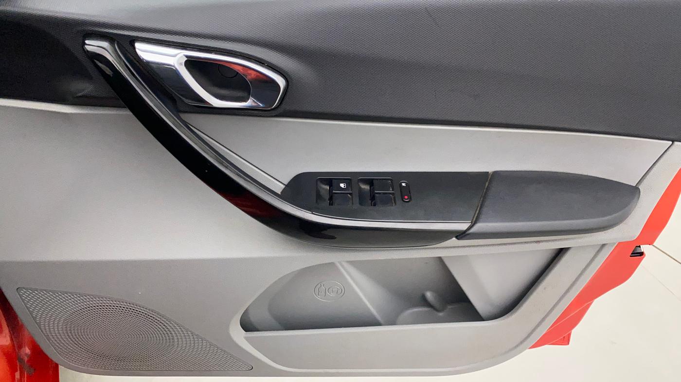 2020 Tata Tiago XZ PLUS PETROL, Petrol, Manual, 45,638 km, Driver Side Door Panels Control