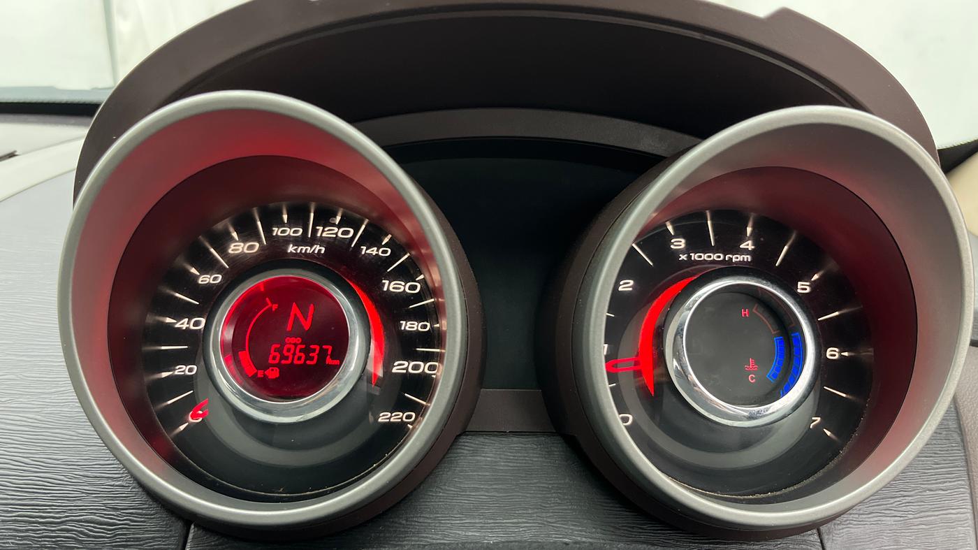 2014 Mahindra XUV500 W6, Diesel, Manual, 69,635 km, Odometer Image
