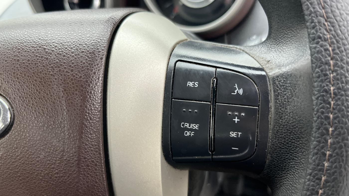 2014 Mahindra XUV500 W6, Diesel, Manual, 69,635 km, Adaptive Cruise Control