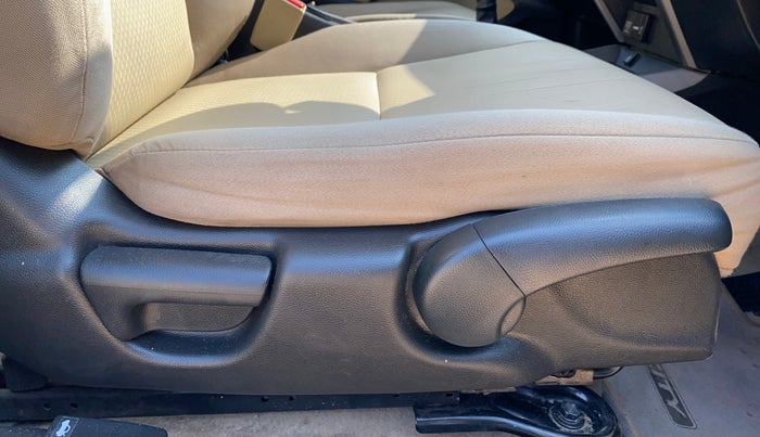 2018 Honda City 1.5L I-VTEC V MT, CNG, Manual, 1,10,205 km, Driver Side Adjustment Panel