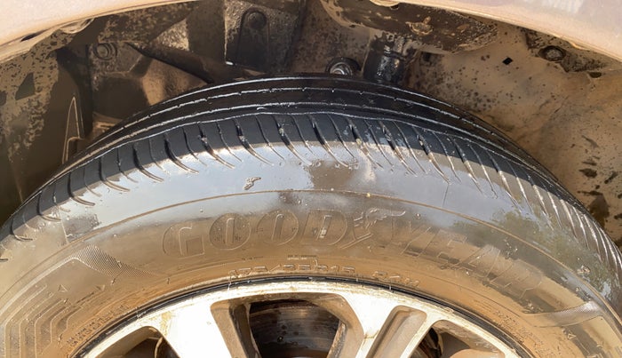 2018 Honda City 1.5L I-VTEC V MT, CNG, Manual, 1,10,205 km, Left Front Tyre Tread