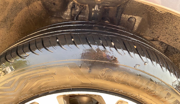 2018 Honda City 1.5L I-VTEC V MT, CNG, Manual, 1,10,205 km, Right Front Tyre Tread