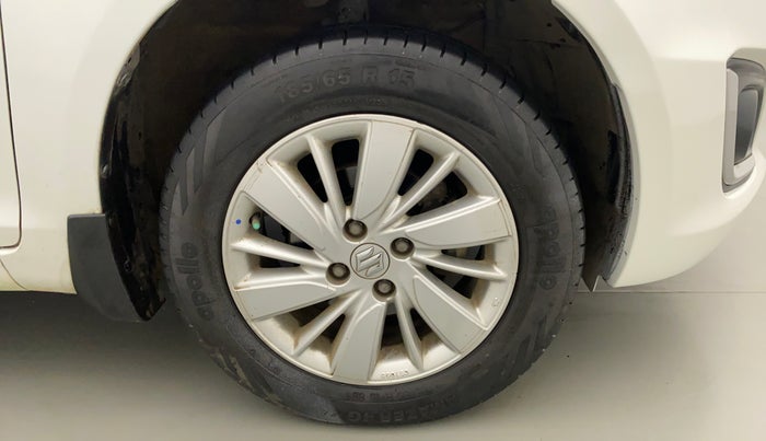 2016 Maruti Swift ZXI, Petrol, Manual, 84,356 km, Right Front Wheel