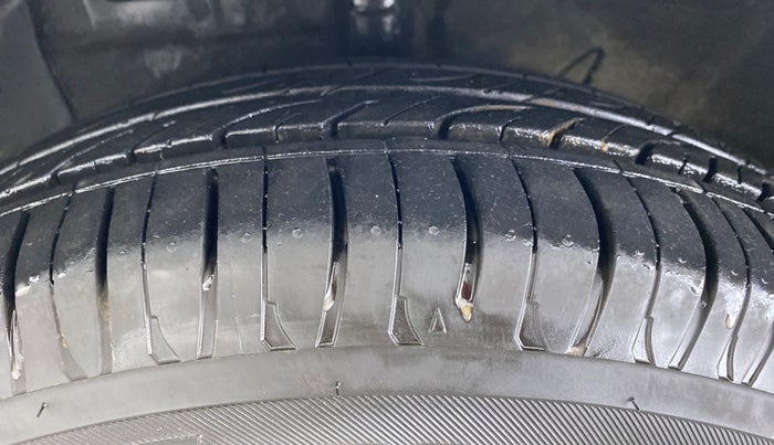 2019 Hyundai NEW SANTRO SPORTZ CNG, CNG, Manual, 38,298 km, Left Front Tyre Tread
