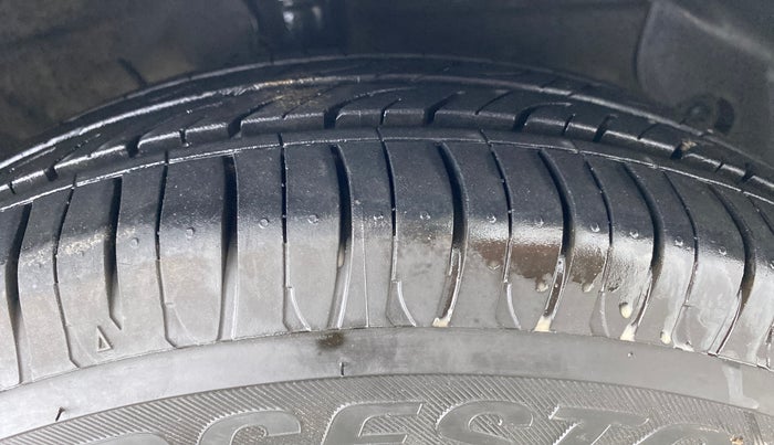 2019 Hyundai NEW SANTRO SPORTZ CNG, CNG, Manual, 38,298 km, Right Front Tyre Tread