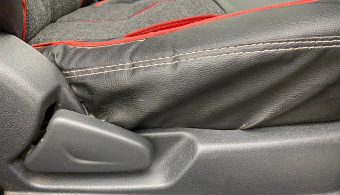 2016 Renault Kwid RXT, Petrol, Manual, 29,682 km, Driver Side Adjustment Panel