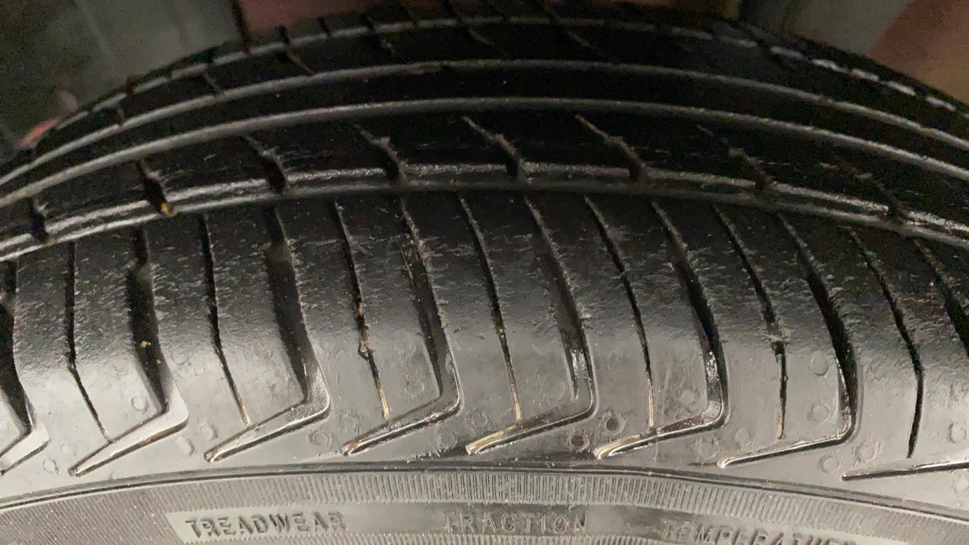 2016 Renault Kwid RXT, Petrol, Manual, 29,682 km, Left Front Tyre Tread