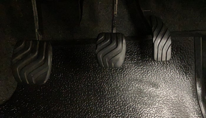 2016 Renault Kwid RXT, Petrol, Manual, 29,682 km, Pedals