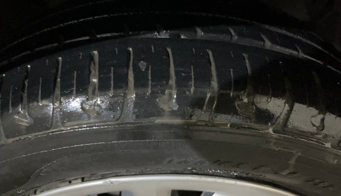 2017 Hyundai Grand i10 MAGNA 1.2 KAPPA VTVT, Petrol, Manual, 32,374 km, Right Front Tyre Tread