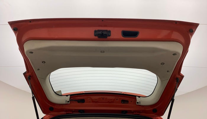 2019 Mahindra XUV300 W8 1.5 DIESEL, Diesel, Manual, 73,802 km, Boot Door Open