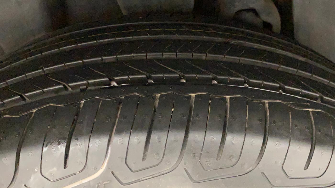 2019 Mahindra XUV300 W8 1.5 DIESEL, Diesel, Manual, 73,802 km, Right Rear Tyre Tread