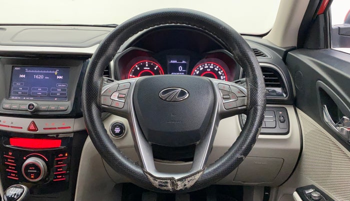 2019 Mahindra XUV300 W8 1.5 DIESEL, Diesel, Manual, 73,802 km, Steering Wheel Close Up