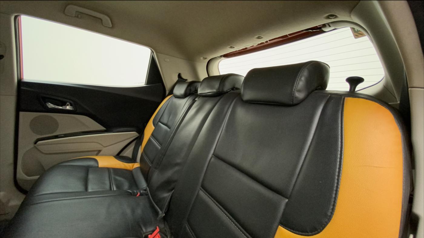 2019 Mahindra XUV300 W8 1.5 DIESEL, Diesel, Manual, 73,802 km, Right Side Rear Door Cabin