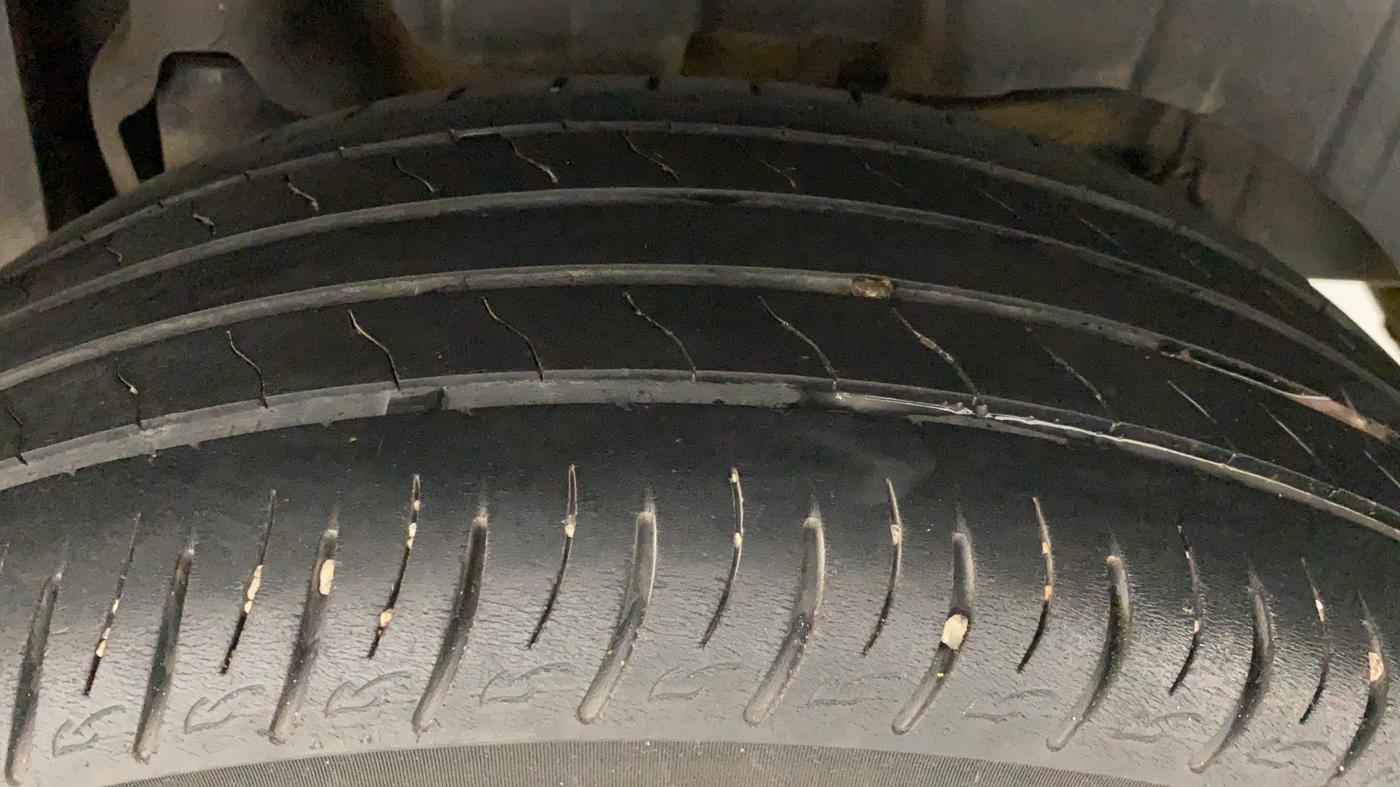 2019 Mahindra XUV300 W8 1.5 DIESEL, Diesel, Manual, 73,802 km, Left Rear Tyre Tread
