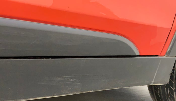 2019 Mahindra XUV300 W8 1.5 DIESEL, Diesel, Manual, 73,802 km, Right running board - Minor scratches