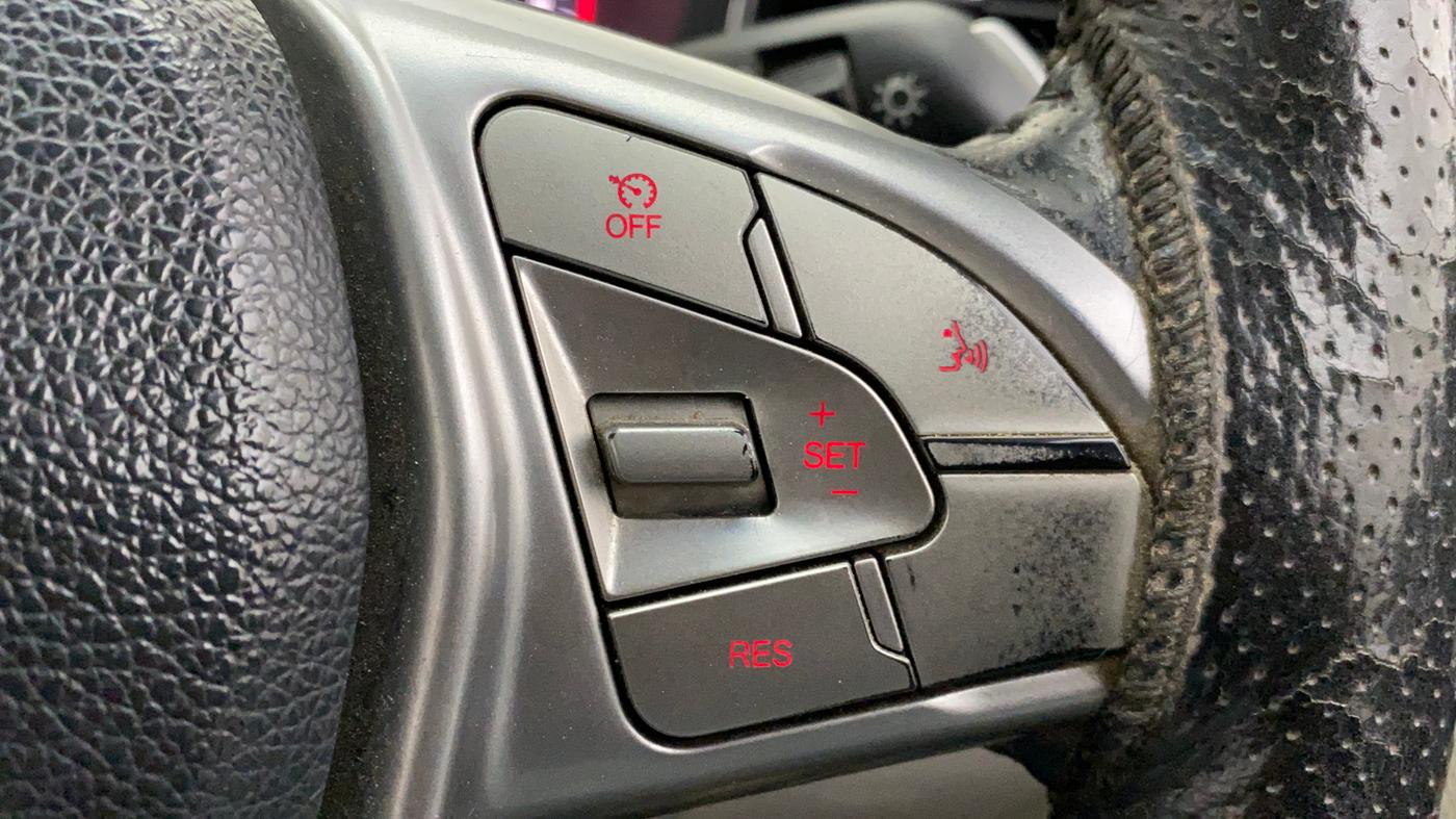 2019 Mahindra XUV300 W8 1.5 DIESEL, Diesel, Manual, 73,802 km, Adaptive Cruise Control