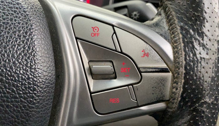 2019 Mahindra XUV300 W8 1.5 DIESEL, Diesel, Manual, 73,802 km, Adaptive Cruise Control