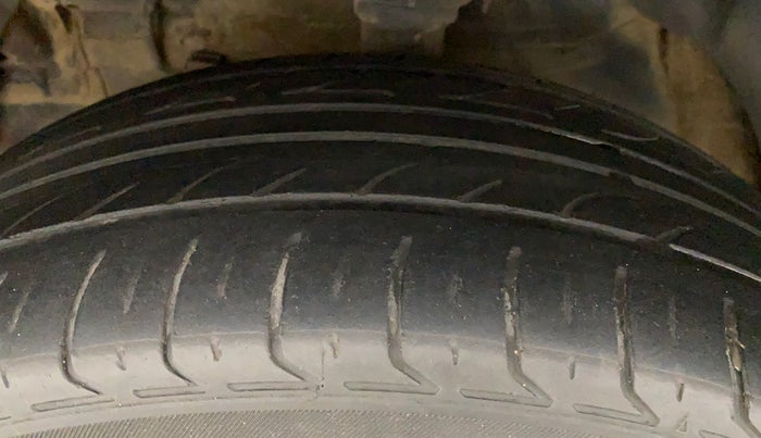 2019 Mahindra XUV300 W8 1.5 DIESEL, Diesel, Manual, 73,802 km, Left Front Tyre Tread