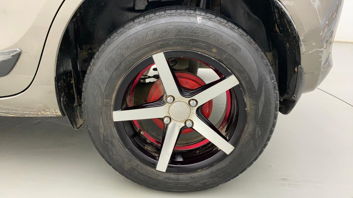 2018 Maruti Swift VXI, CNG, Manual, 99,078 km, Left Rear Wheel