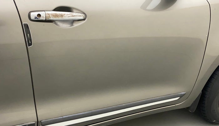 2018 Maruti Swift VXI, CNG, Manual, 99,078 km, Driver-side door - Minor scratches