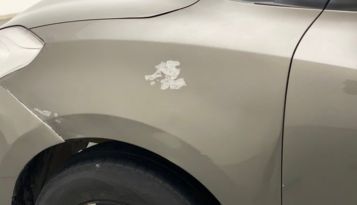 2018 Maruti Swift VXI, CNG, Manual, 99,078 km, Left fender - Slightly dented