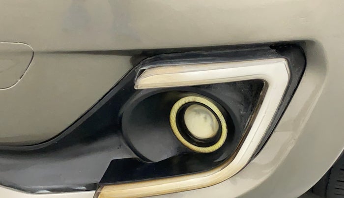 2018 Maruti Swift VXI, CNG, Manual, 99,078 km, Left fog light - Not working