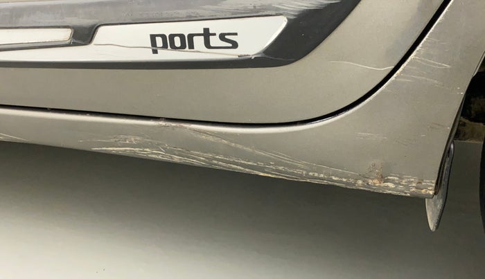 2018 Maruti Swift VXI, CNG, Manual, 99,078 km, Left running board - Slight discoloration