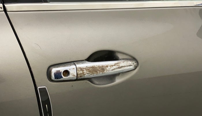 2018 Maruti Swift VXI, CNG, Manual, 99,078 km, Driver-side door - Chrome on handle has slight discoularation