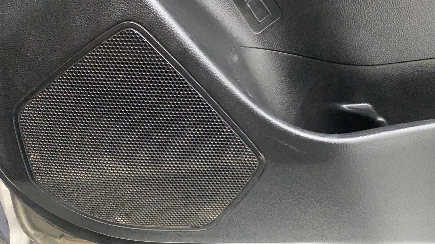 2018 Maruti Swift VXI, CNG, Manual, 99,078 km, Speaker