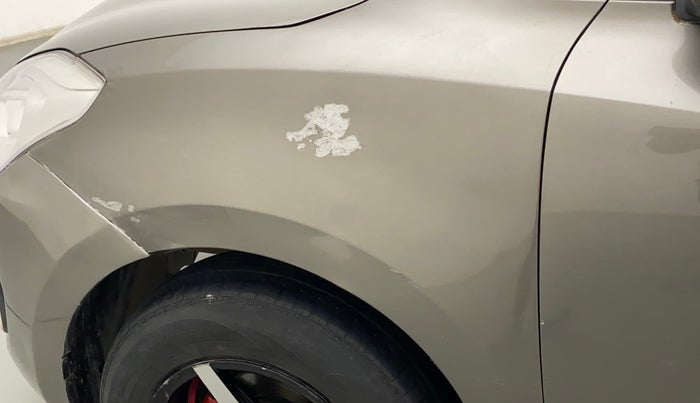 2018 Maruti Swift VXI, CNG, Manual, 99,078 km, Left fender - Paint has minor damage