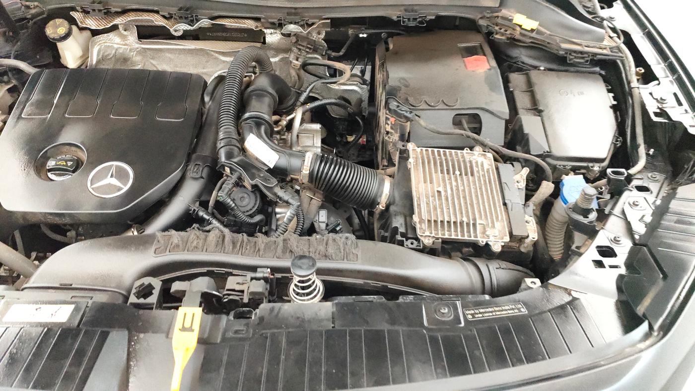 2024 Mercedes Benz GLA Class 200, Petrol, Automatic, 22,654 km, Engine View - Left