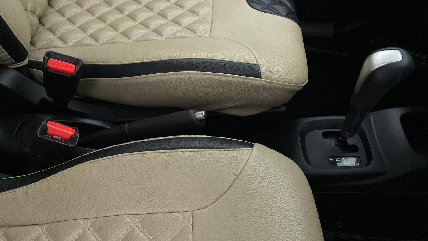 2018 Maruti Wagon R 1.0 VXI OPT AMT, Petrol, Automatic, 7,024 km, Gear Lever